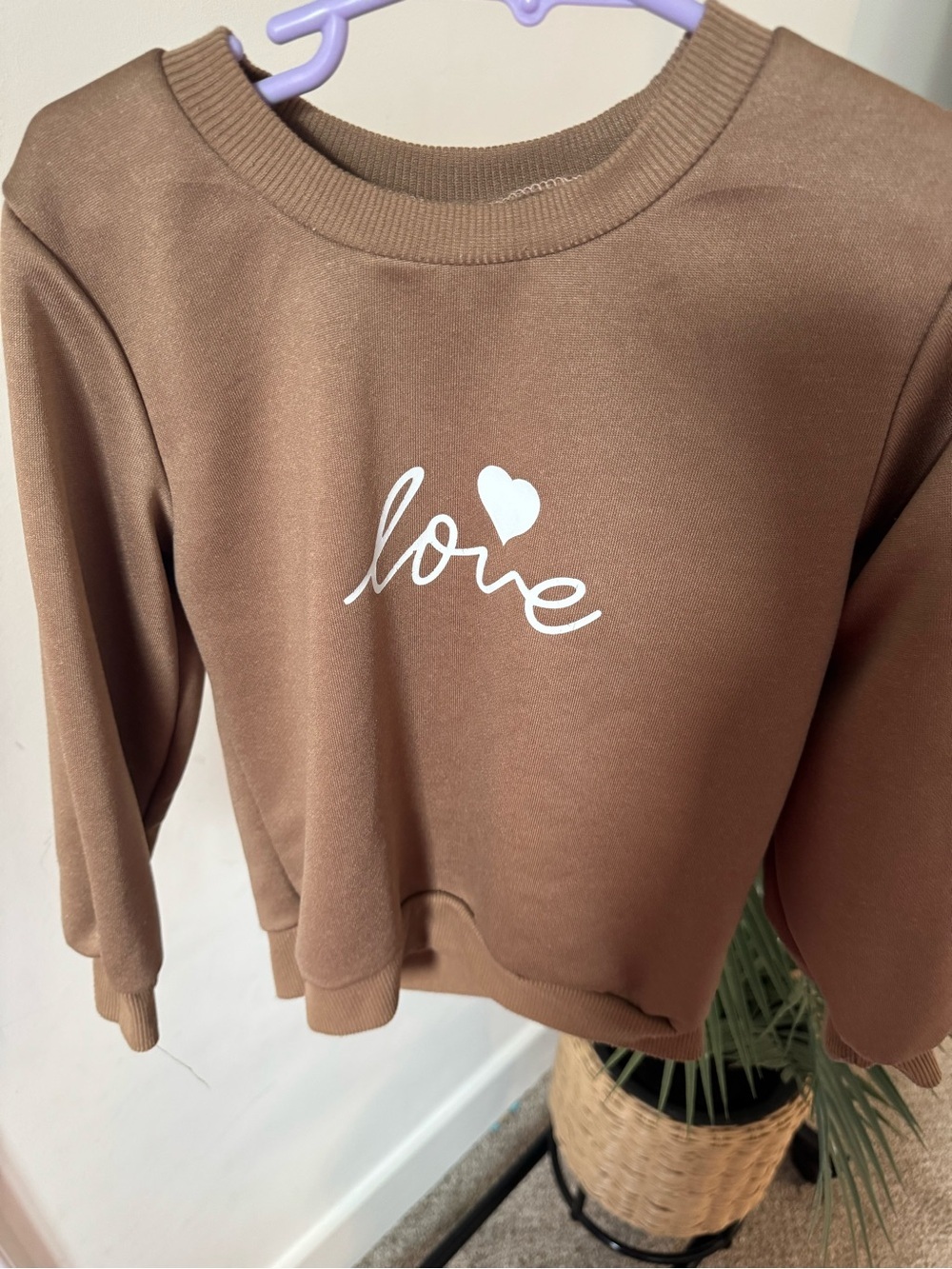 Girls Brown Love Heart Graphic Sweatshirt Pullover Size 5Y - Picture 2 of 2